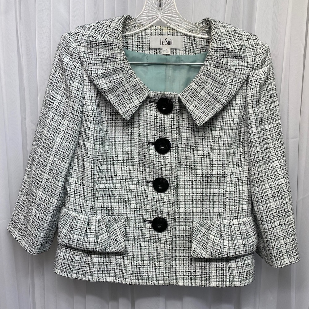 LeSuit 4P like new!